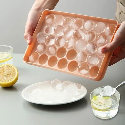 환경 친화적 인 PP 플라스틱으로 만든 아이스크림 도구를위한 33 격자 둥근 공 아이스크림 큐브 트레이