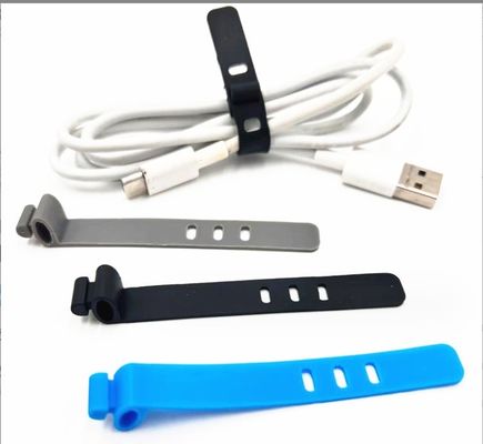 식용용 USB 케이블을 폼핑하기 위한 다채로운 실리콘 스트랩 케이블 홀더 조직기