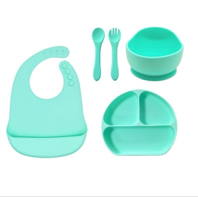 실리콘 베이비 먹이 세트 5pcs 최고 방수 안전 간편한 청소 컵 스푼 비브와 함께
