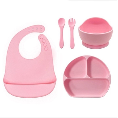 실리콘 베이비 먹이 세트 5pcs 최고 방수 안전 간편한 청소 컵 스푼 비브와 함께