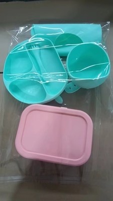 실리콘 베이비 먹이 세트 5pcs 최고 방수 안전 간편한 청소 컵 스푼 비브와 함께